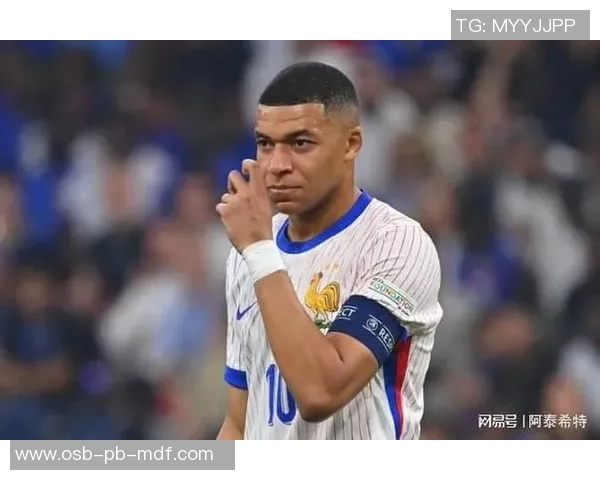 法国足球队历史与现役球星盘点：从齐达内到姆巴佩的辉煌传承